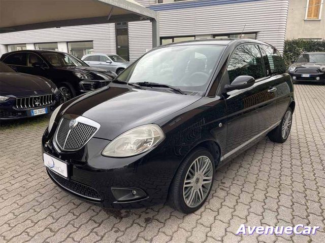 LANCIA Ypsilon 1.3 mjt ADATTA A NEOPATENTATI PELLE CERCHI IN LEGA