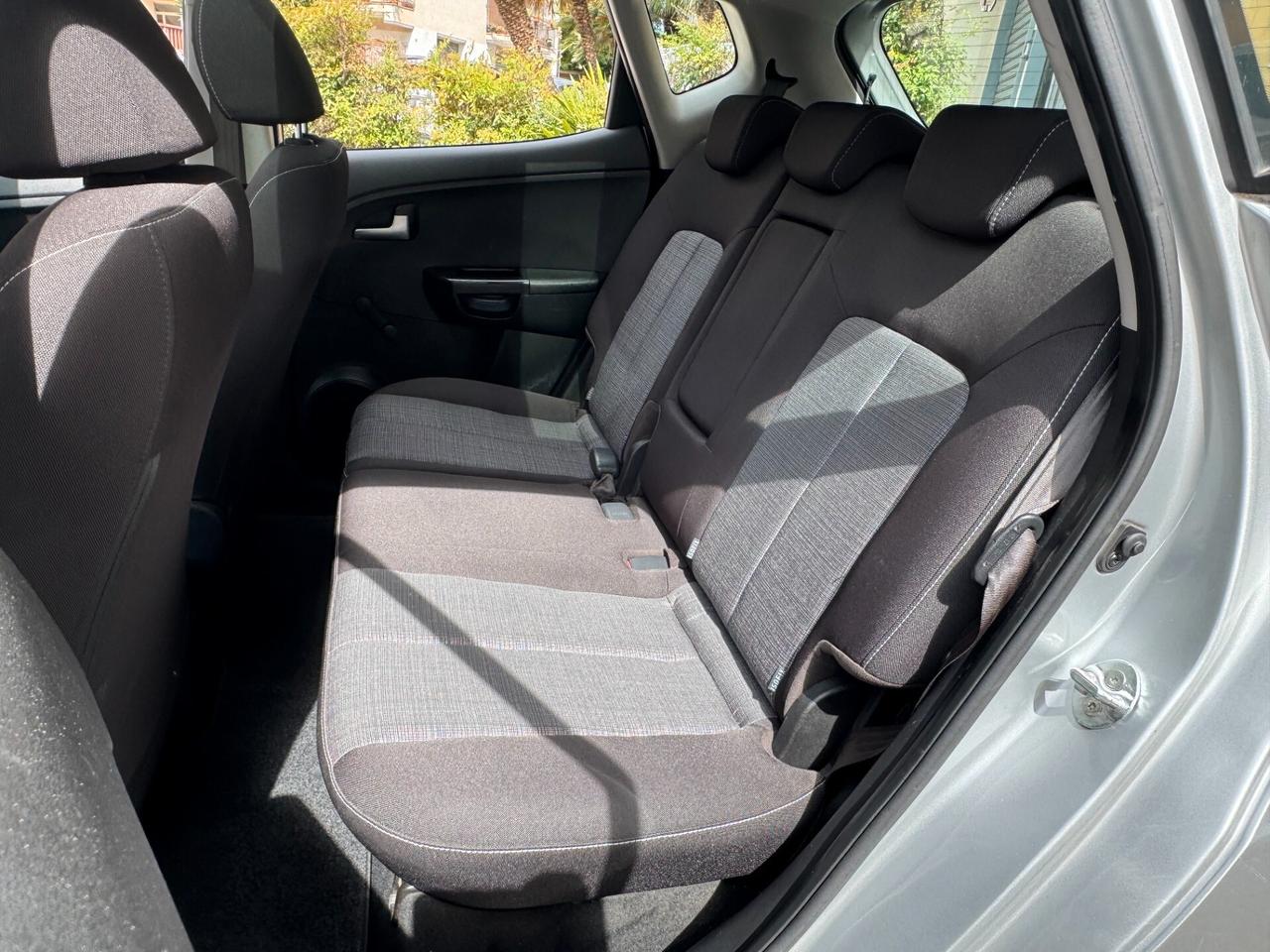 KIA VENGA 1.4 CRDI 90 CV. 6M. TETTO APRIBILE +SENSORI