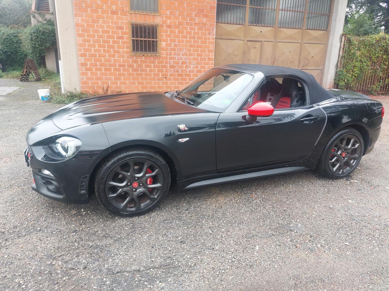 Abarth 124 Spider Scorpione