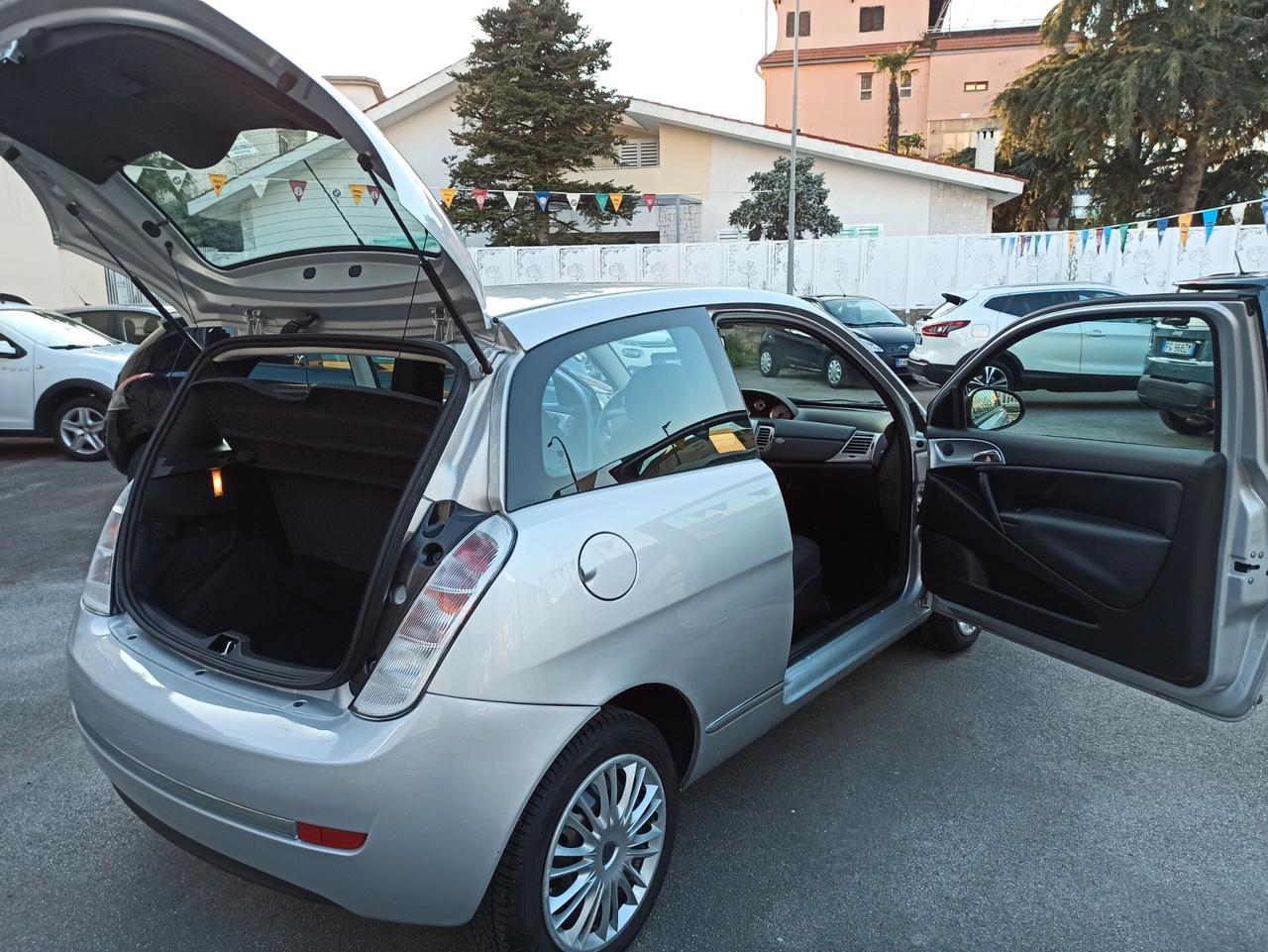 Lancia Ypsilon 1.2 69 CV Diva