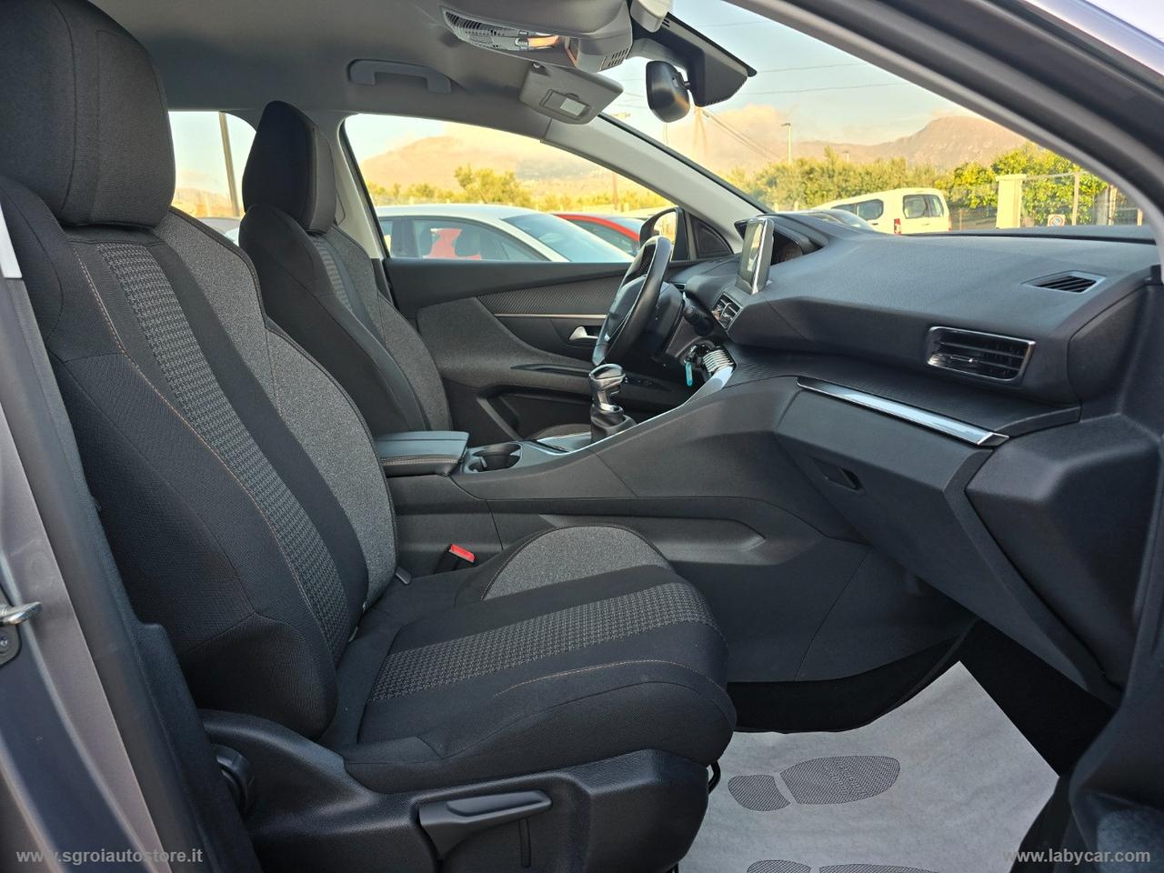 PEUGEOT 3008 BlueHDi 130 S&S Business