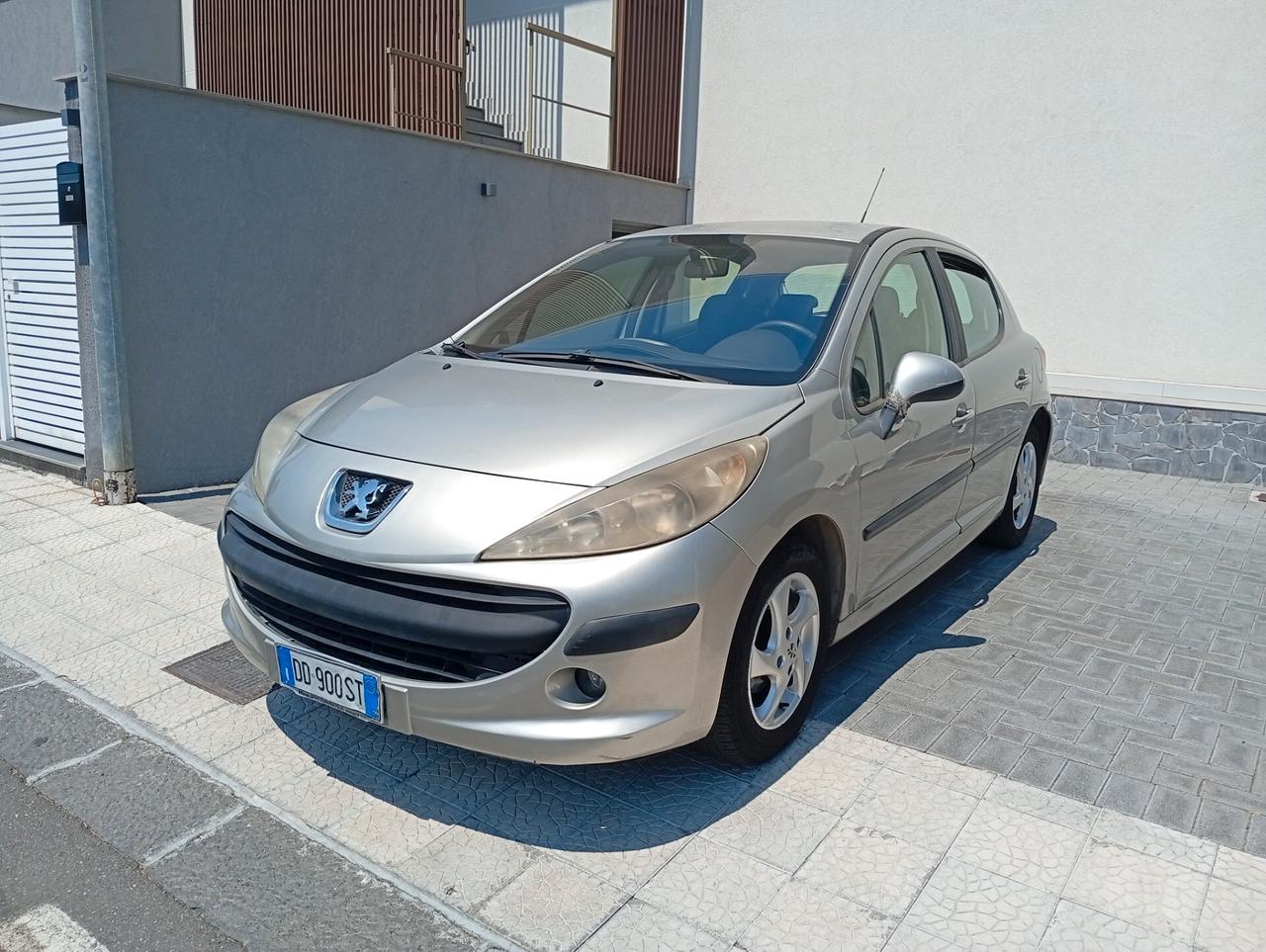 Peugeot 207 1.4 HDi 70CV 5p. ONE Line