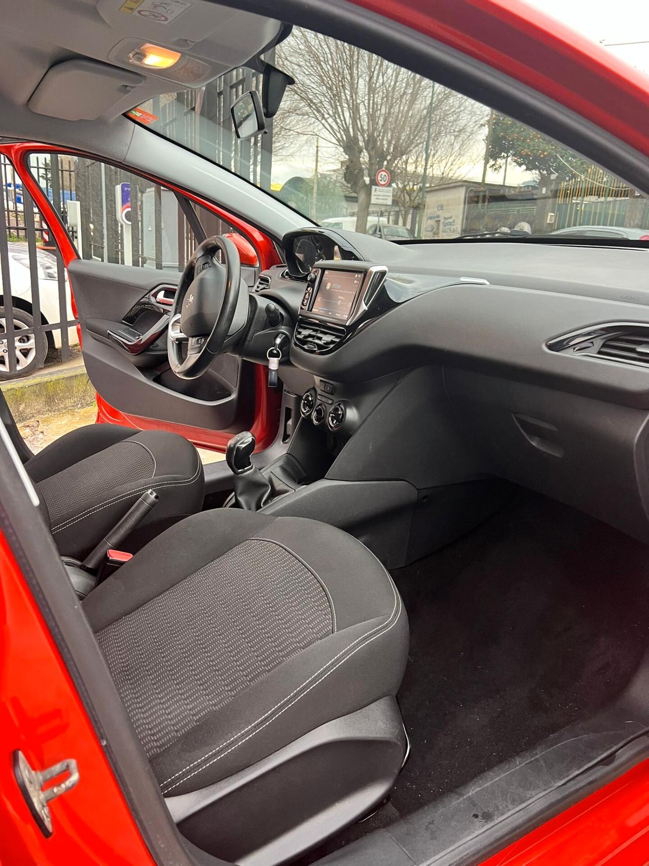 Peugeot 208 PureTech 82 5 porte Allure