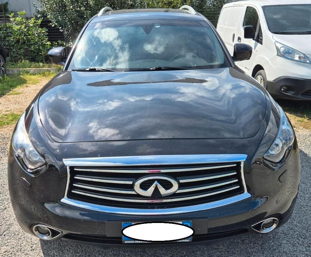 Infiniti QX70 3.0 diesel V6 AT Ultimate