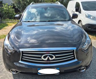 Infiniti QX70 3.0 diesel V6 AT Ultimate