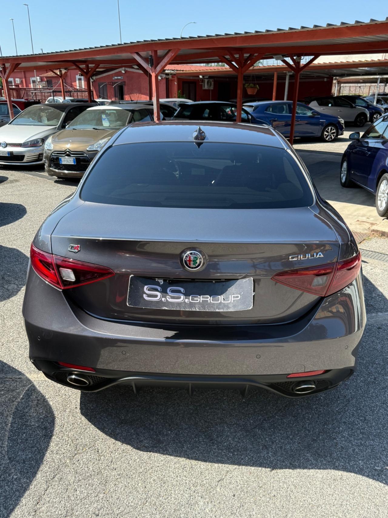 Giulia 2.2 Turbodiesel 210 CV AT8 AWD Q4 Veloce-unipro
