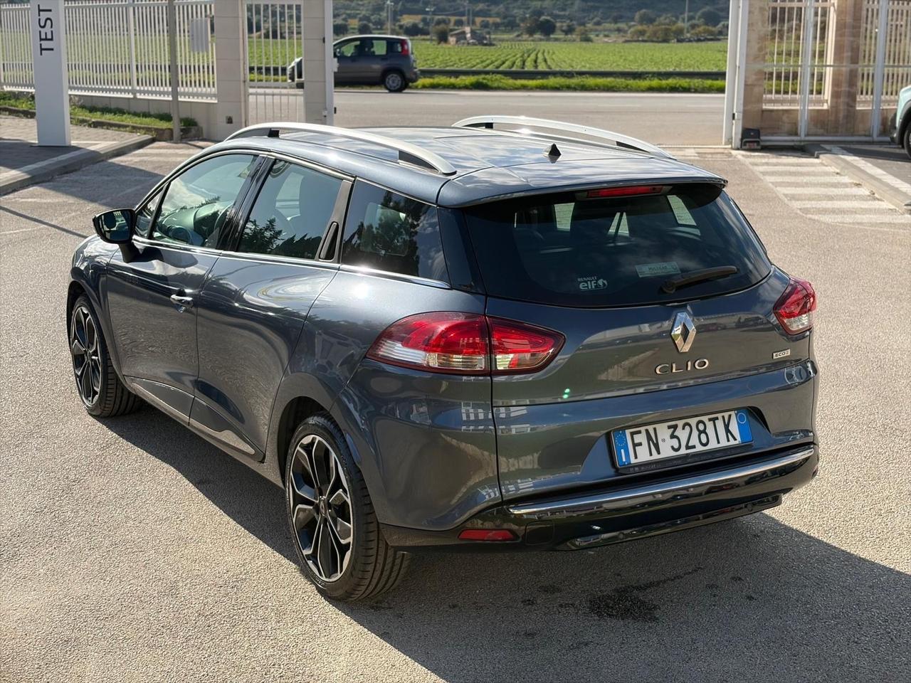 Renault Clio Sporter dCi 90CV Moschino Intens