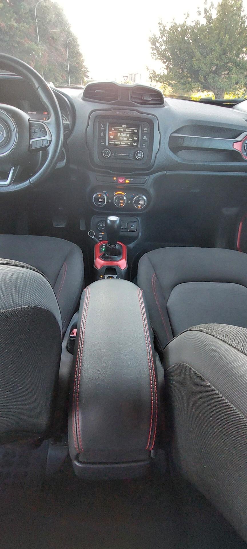 RENEGADE 2,0 DIESEL 170 CV 4X4 CAMBIO AUTOMATICO TRAILHAWK LEGA TELEFONO IMPECCABILE