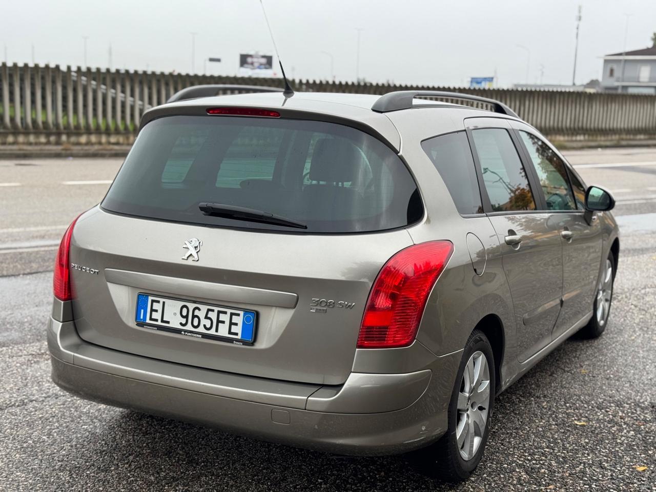 Peugeot 308 1.6 e-HDi 112CV Neopatentati