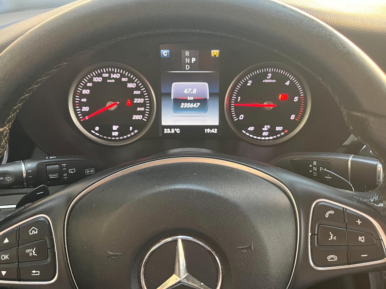 MERCEDES-BENZ GLC 250 D 4MATIC PREMINUM AUTOMATICO CERCHI 18 PELLE TOTALE TELECAMERA 360 GRADI