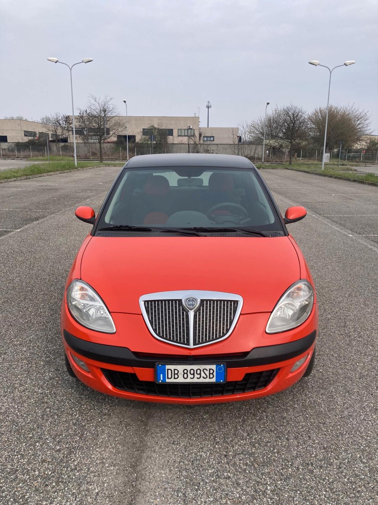 Lancia Ypsilon 1.2 MOMO