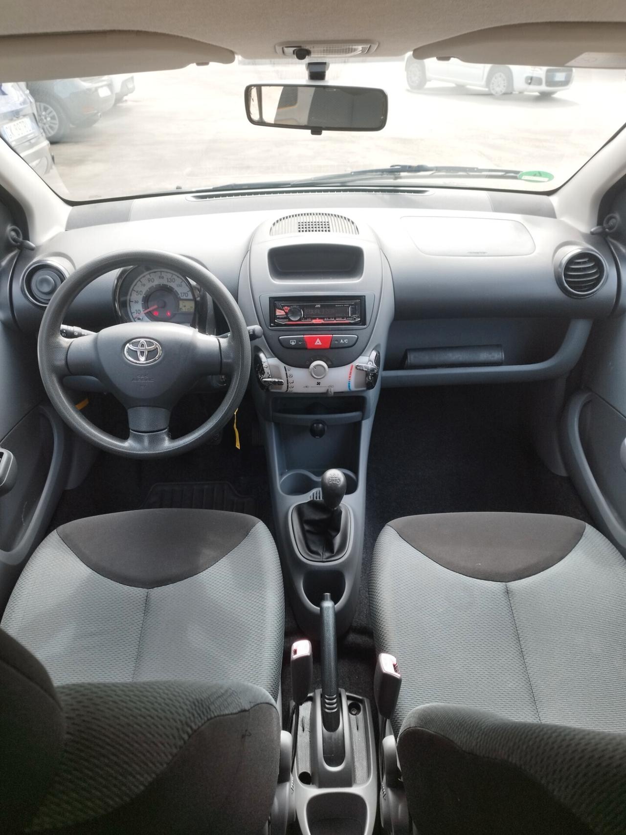 Toyota Aygo 1.0 12V VVT-i 5 porte Sol