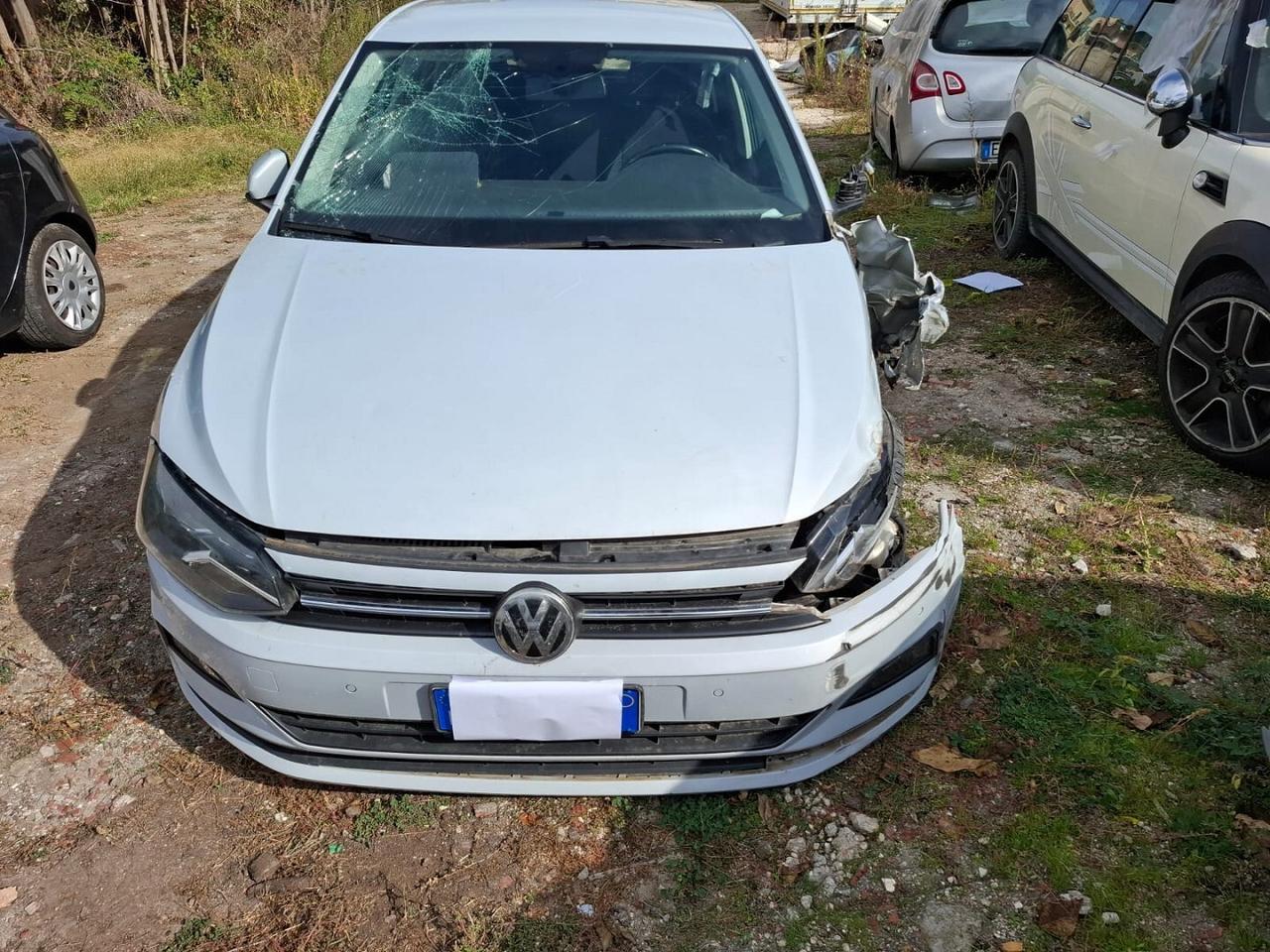 VW POLO 1.0 BENZINA 2018 SINISTRATA MOTORE PARTE