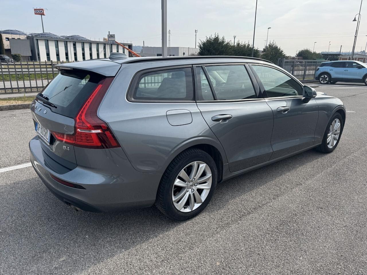Volvo V60 B4 (Diesel/Hybrid) Momentum Business