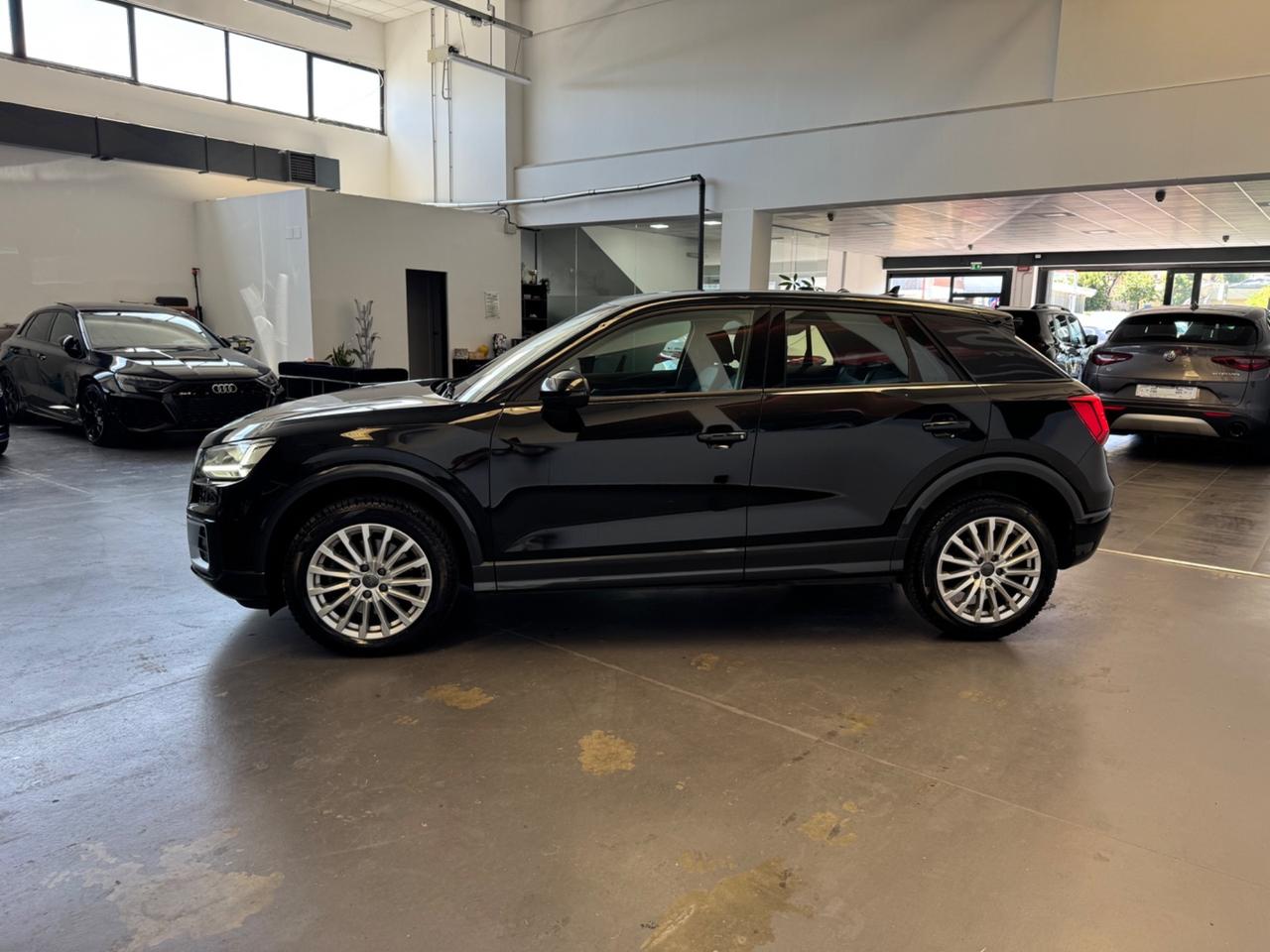 Audi Q2 40 TFSI quattro S tronic Identity Black