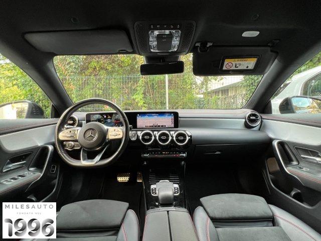 MERCEDES-BENZ CLA 200 d Automatic Premium AMG Cruise Navi Led