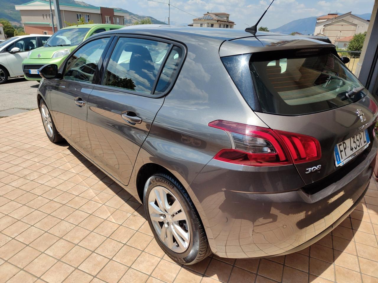 Peugeot 308 BlueHDi 130 S&S Business