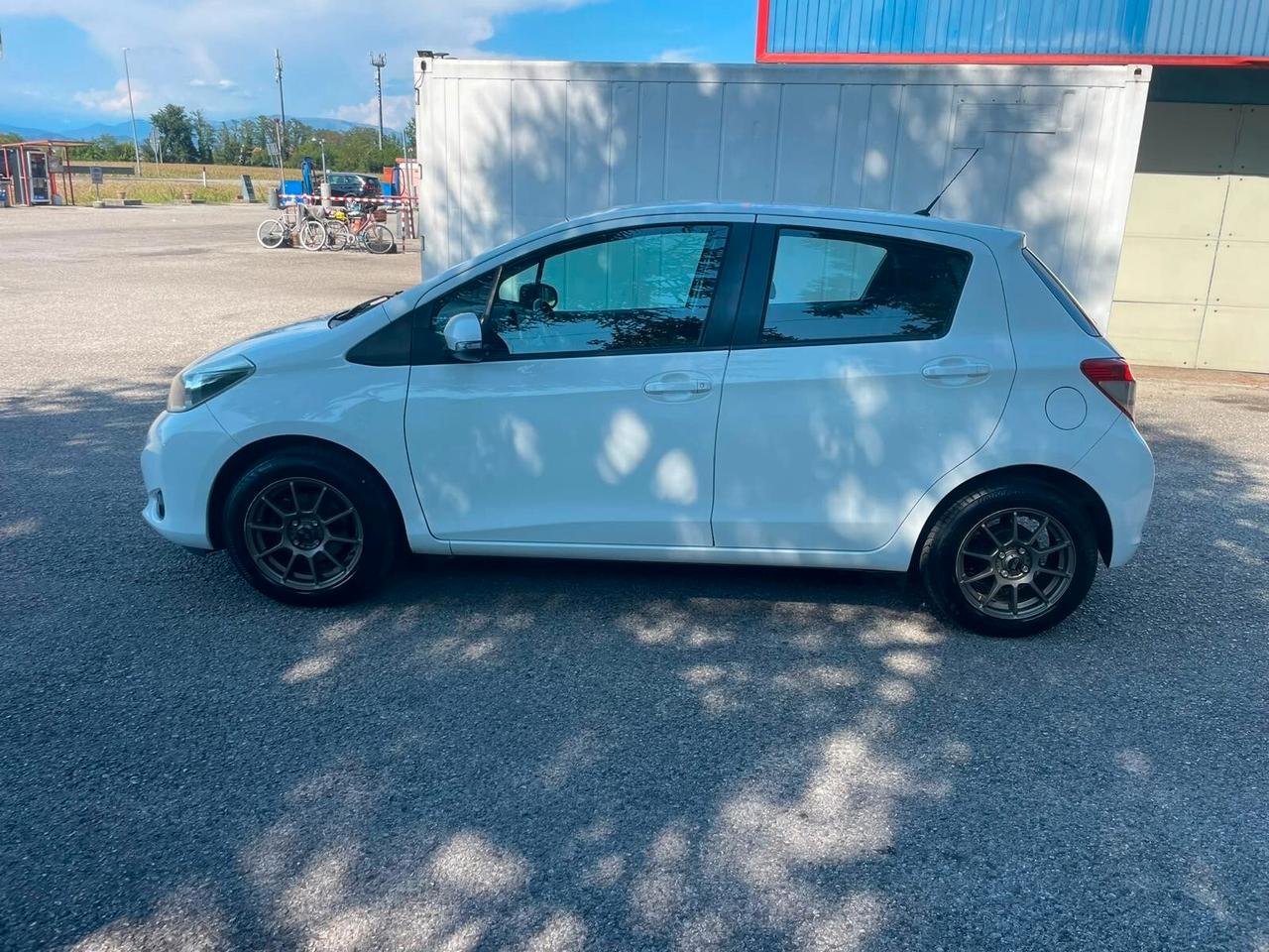 Toyota Yaris 1.0 5 porte Lounge 141000km