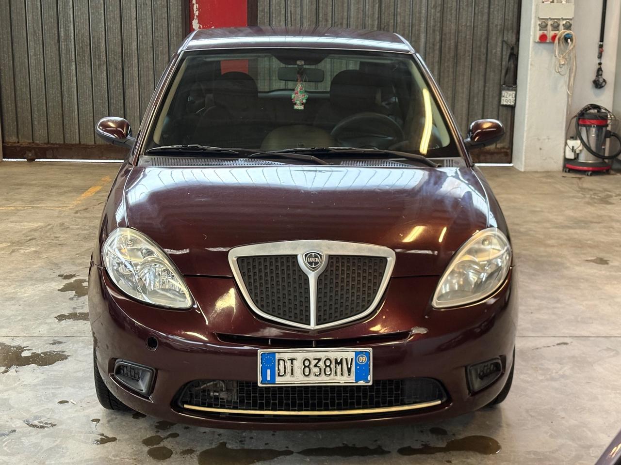 Lancia Ypsilon 1.2 Versus