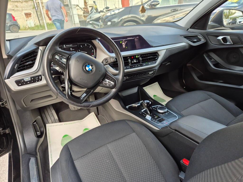 Bmw 116 116d 5p. Business Advantage