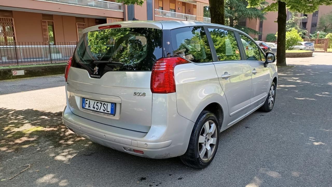 Peugeot 5008 BlueHDi 120 S&S Allure