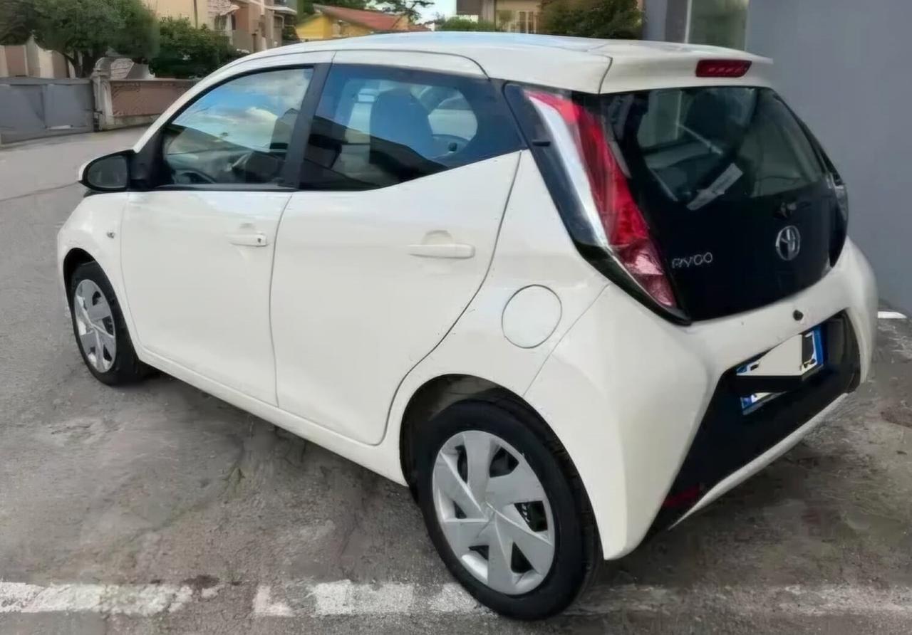 Toyota Aygo 1.0cc 68CV 5 porte - UNICO PROPRIETARIO -