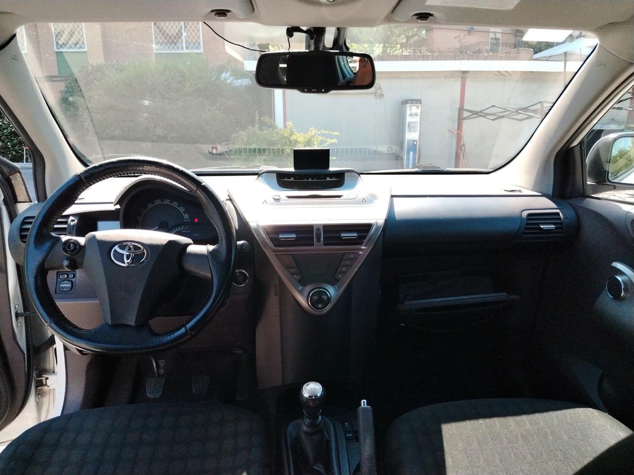 Toyota iQ 1.0 Sol