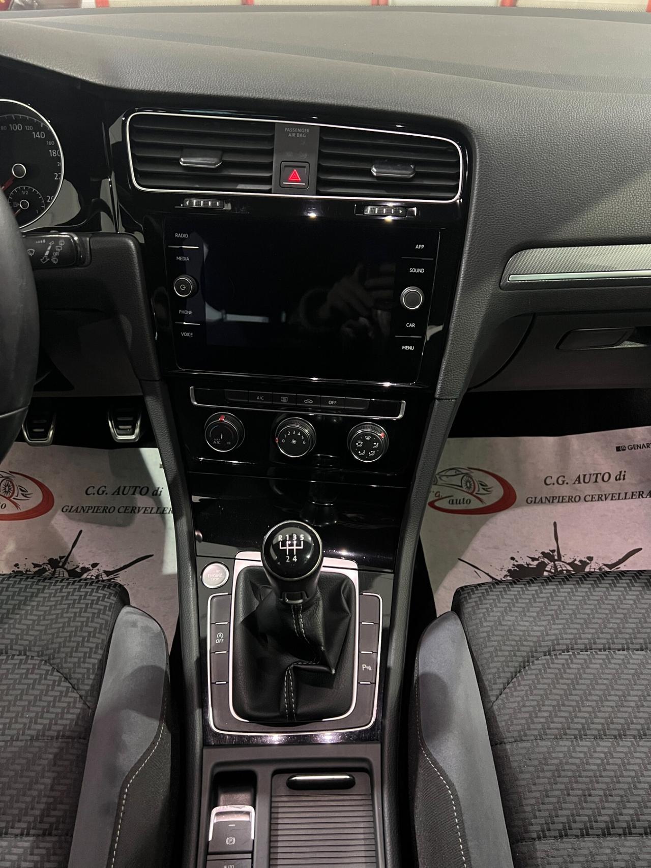 Volkswagen Golf 1.6 116 CV - R-LINE - 2017