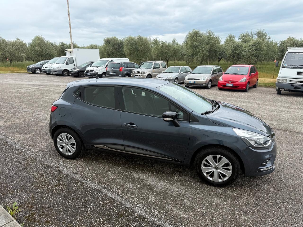 Renault Clio TCe 12V 75 CV 5 porte Moschino Life