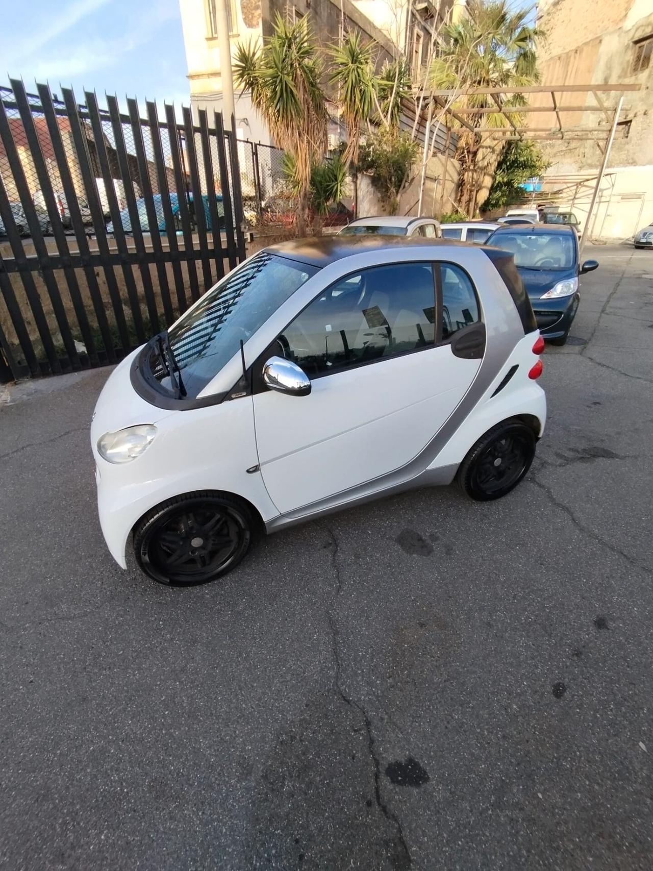 Smart ForTwo 1000 62 kW coupé passion