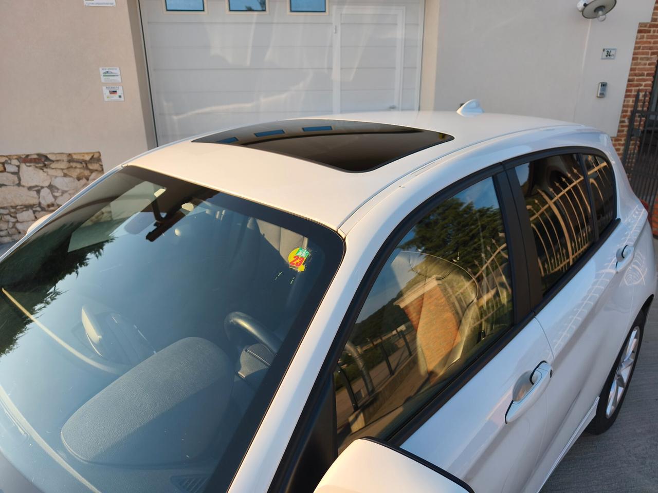 Bmw 118 118d 5p. Urban