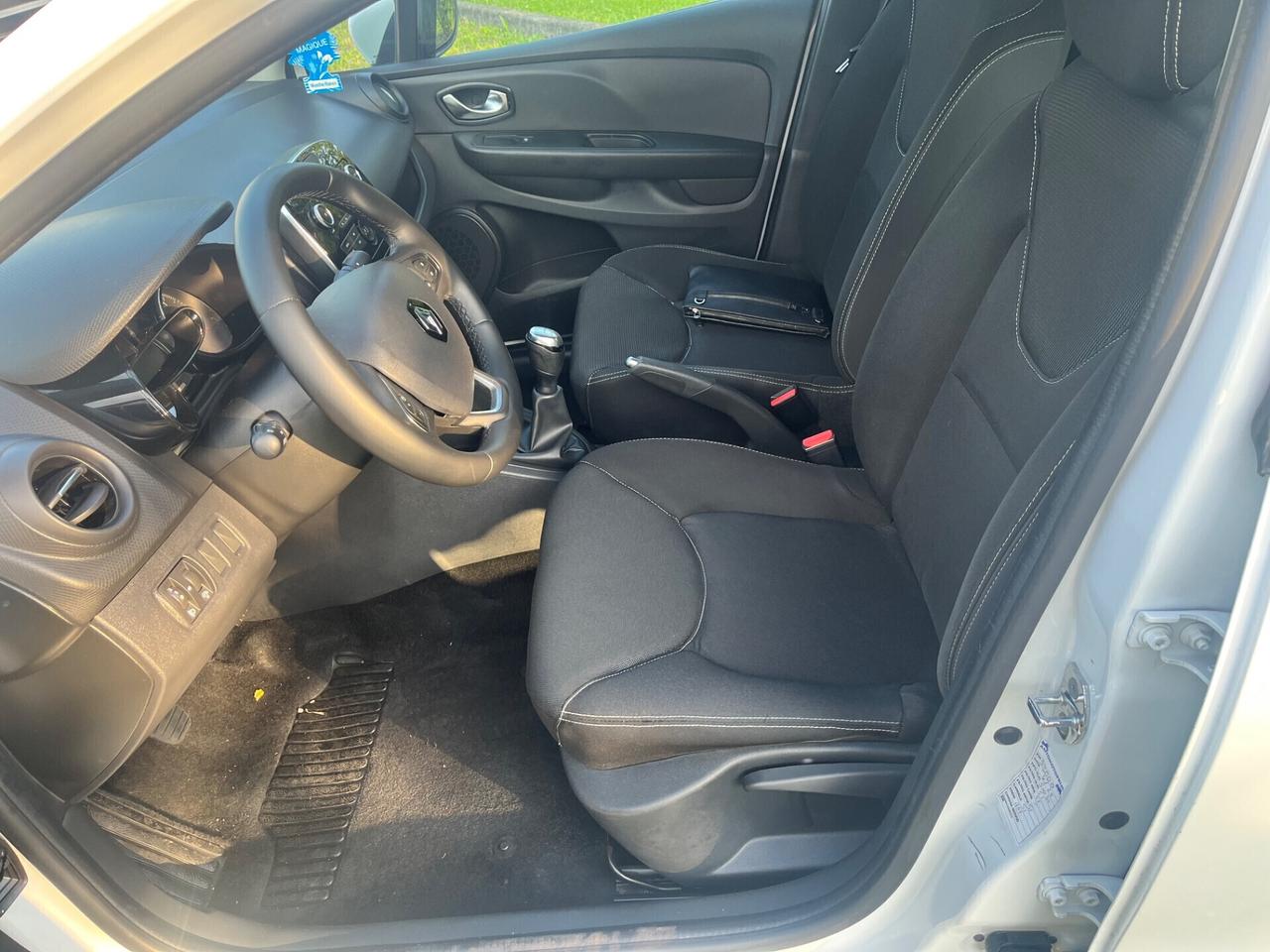 Renault Clio 1.2 75 CV 5 porte Duel