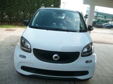 Smart ForFour 70 1.0 Passion cc999 euro 06 benzina 05 porte si neopatentati garanzia un anno km 102898 taliandati bi colore28