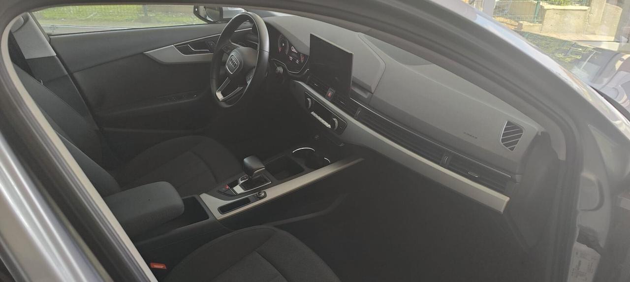 Audi A4 Avant 35 TDI/163 CV S tronic Business Advanced