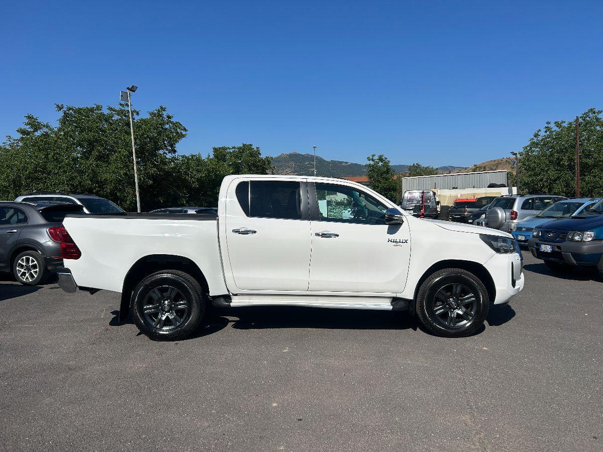 TOYOTA - Hilux 2.4 d-4d 4x4 EXECUTIVE TELECAMERA