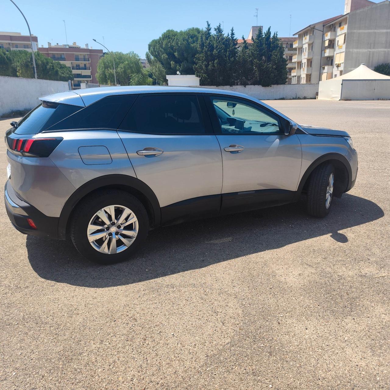 Peugeot 3008 BlueHDi 130 S&S EAT8 (12 mesi di garanzia)