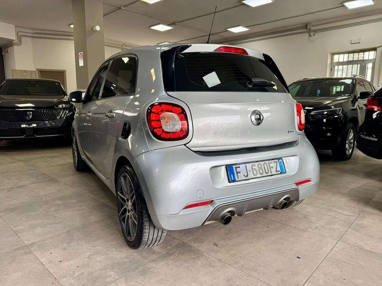 Smart ForFour 1.0 71cv GPL Twinamic Brabus 2017