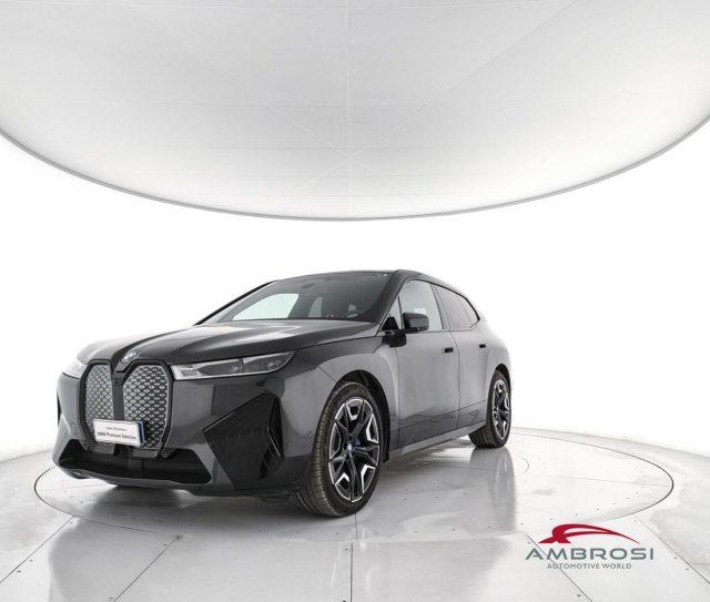 BMW iX xdrive40 pacchetto sportivo