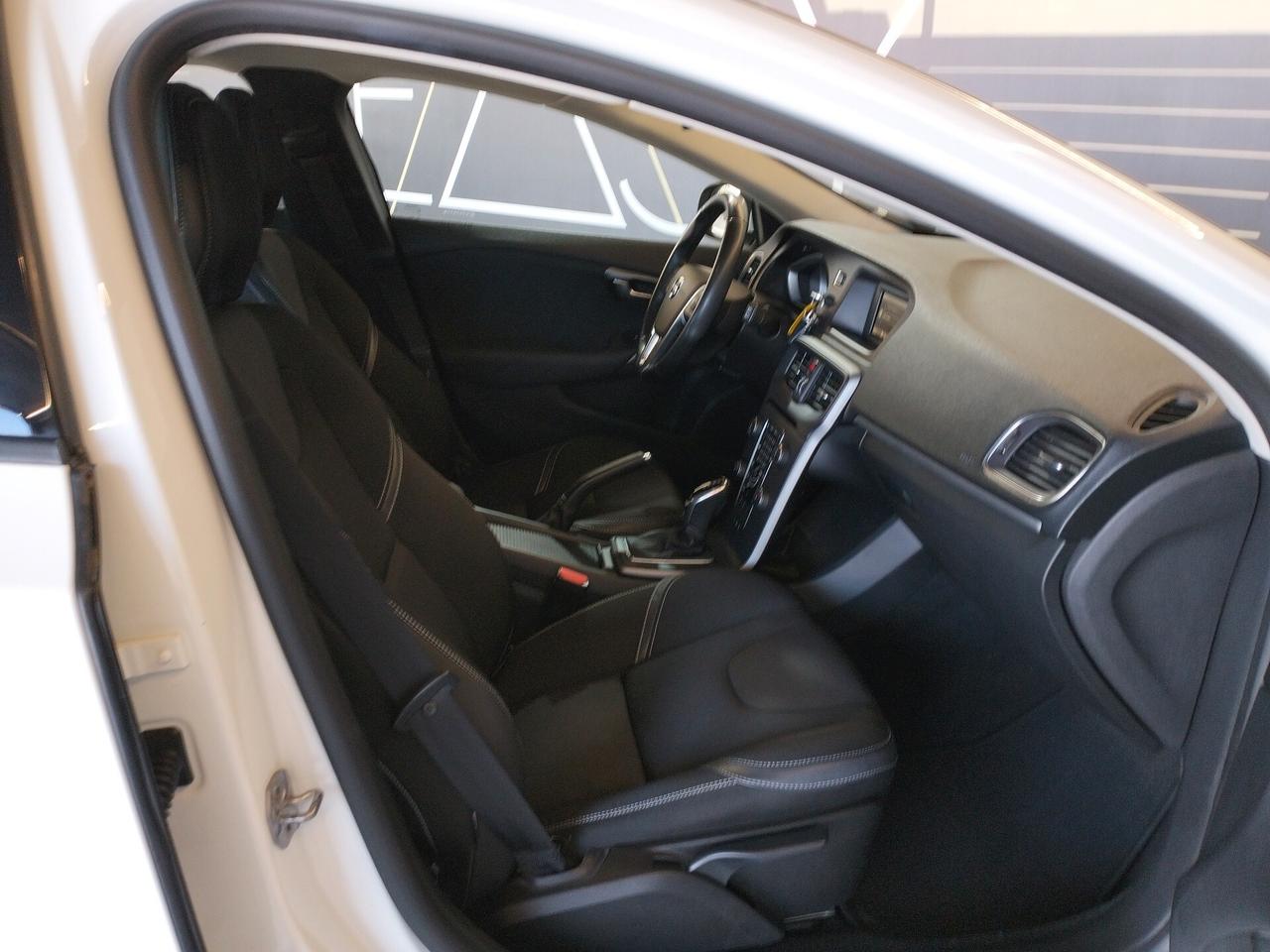 Volvo V40 1.5 t2 R-design geartronic my19