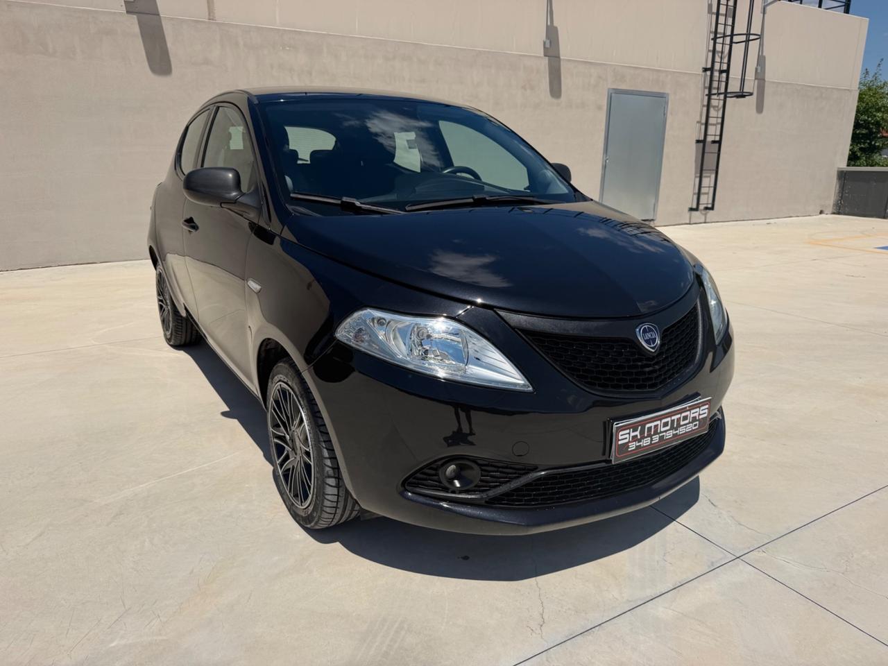 Lancia Ypsilon 1.2 69 CV 5 porte GPL Ecochic Silver