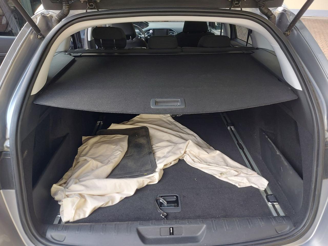 Peugeot 308 Allure 1.6 Blue HDI 120 SW