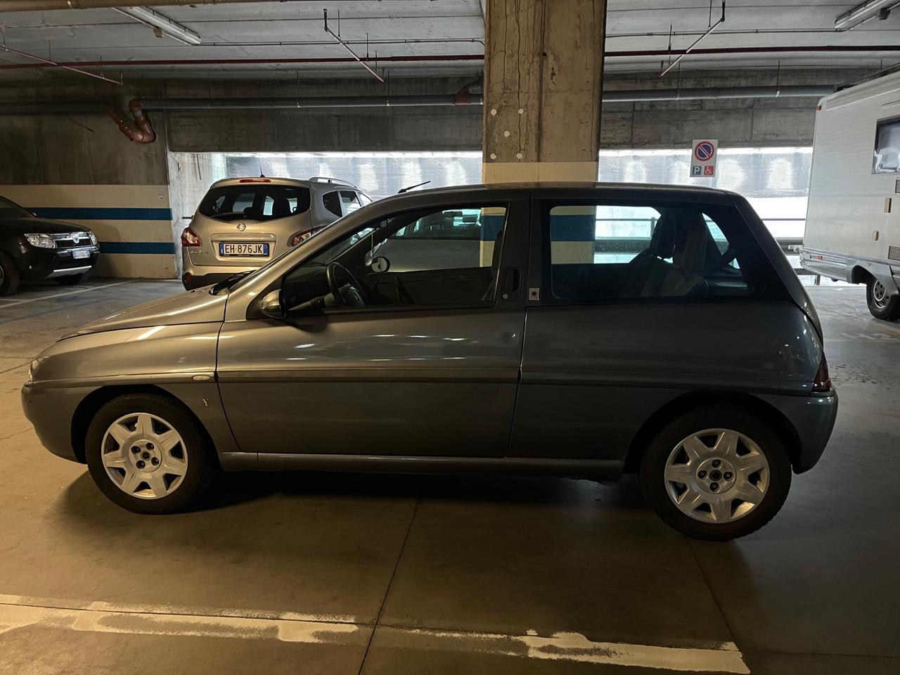 Lancia Ypsilon 1.2 16V Oro