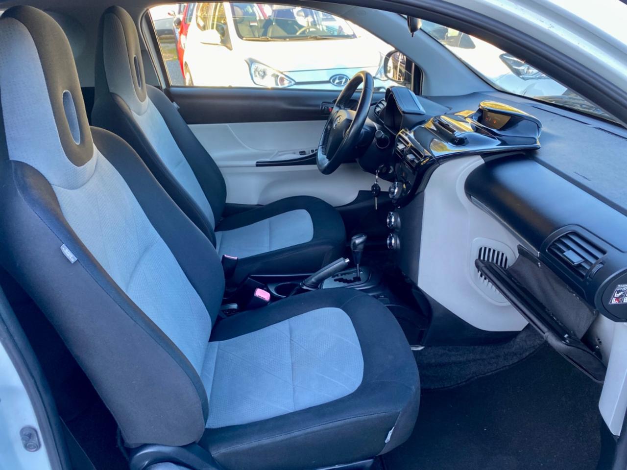 Toyota iQ 1.0 CVT Lounge