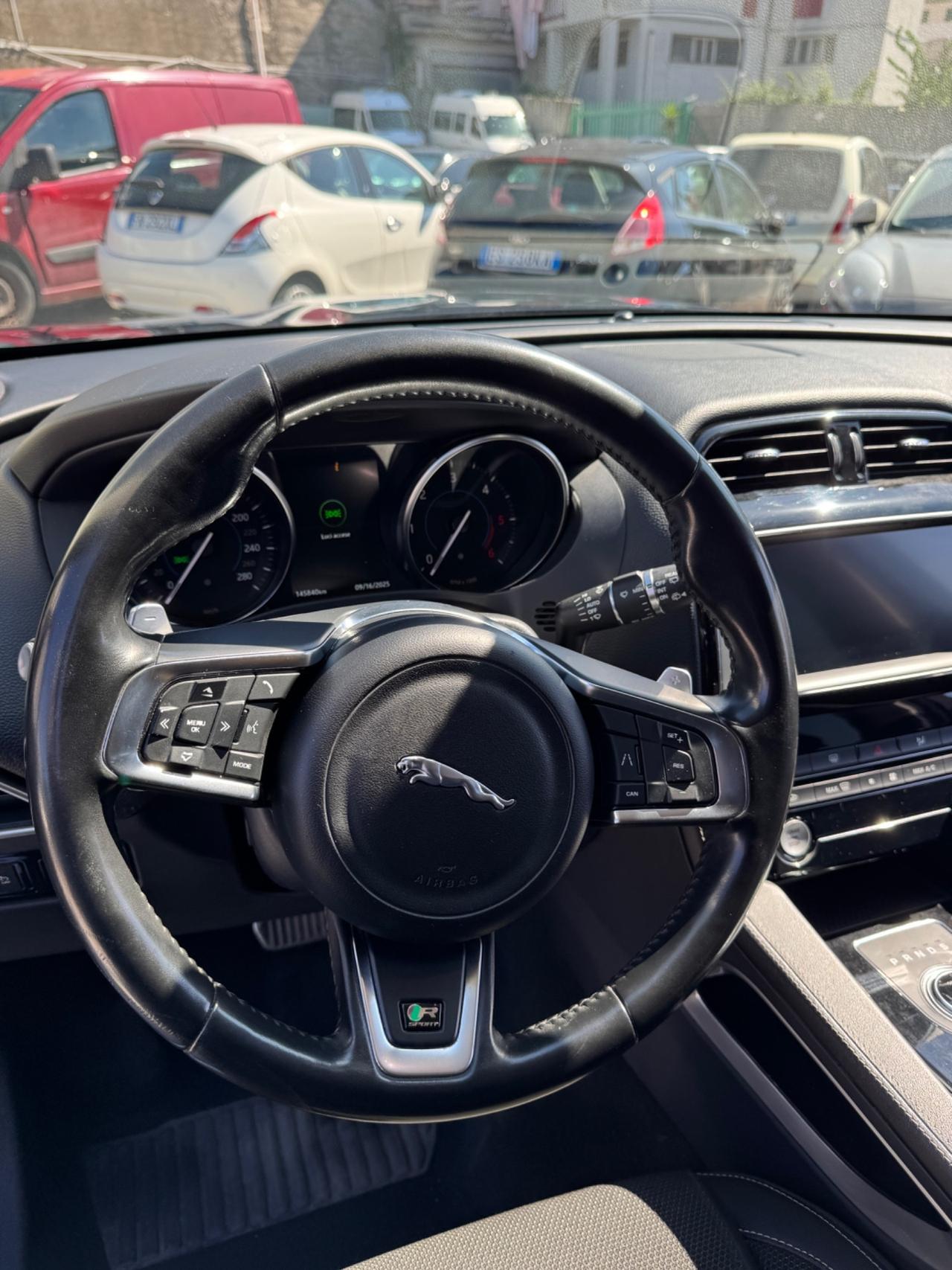 Jaguar F-Pace 2.0 D 180 CV AWD aut. Portfolio