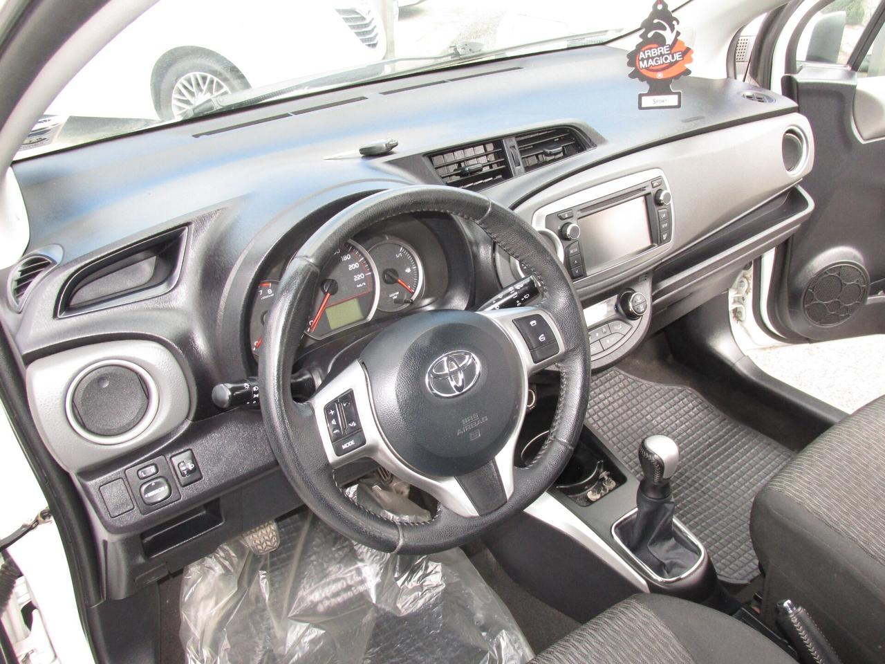 Yaris 1.0 BENZ LOUNGE FULL TELECAMERA 2014