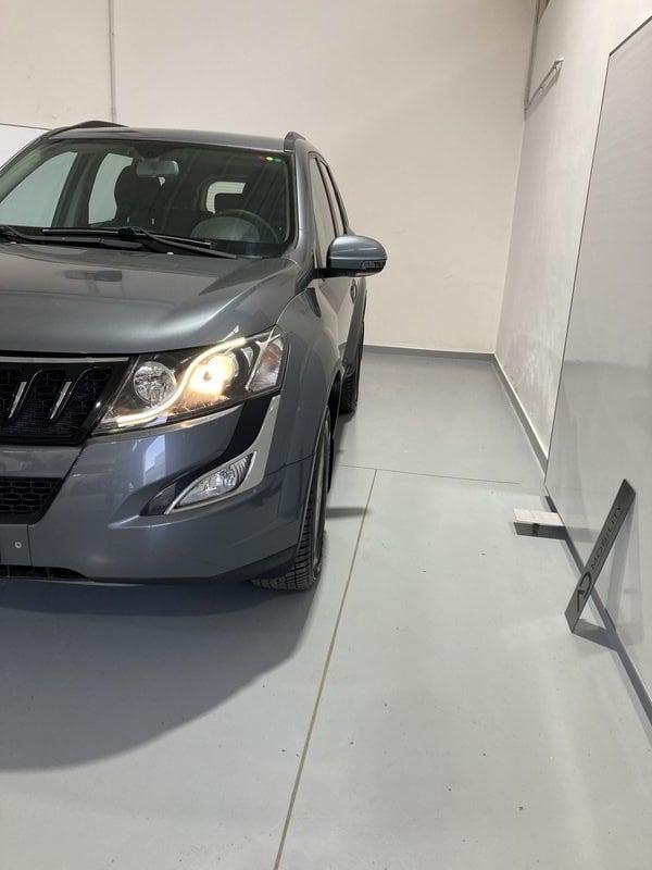 Mahindra XUV500 W6 FWD (4x2)