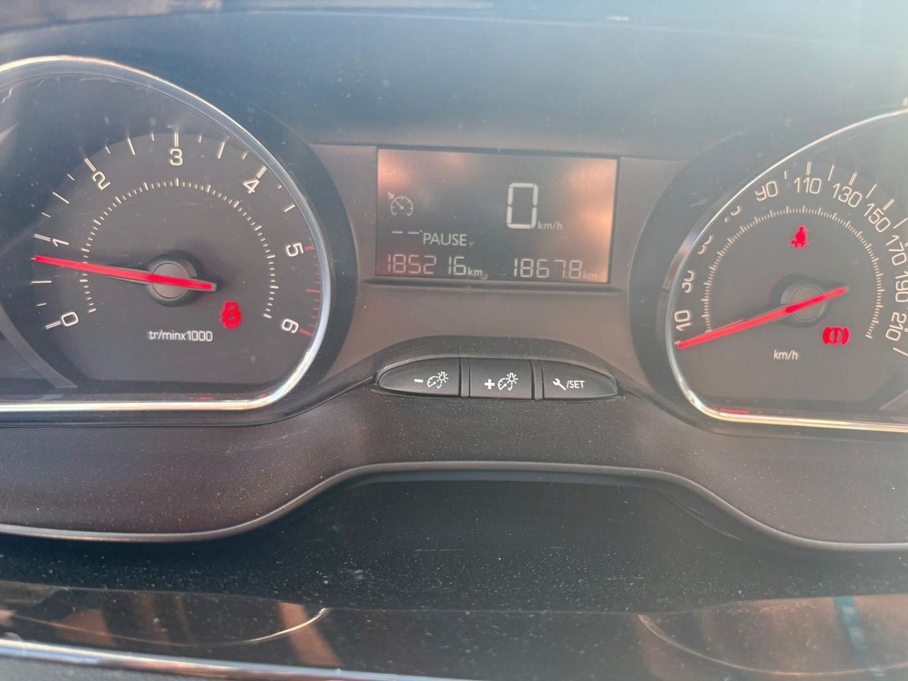 Peugeot 208 1.4 HDi 68 CV 5 porte Access