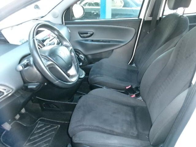 Lancia Ypsilon 0.9 TwinAir 85 CV 5 porte Metano Ecochic Gold