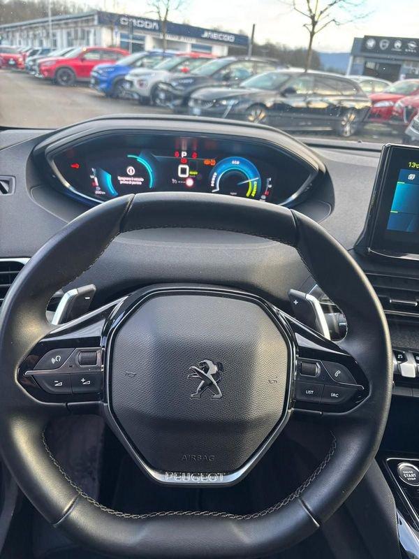 Peugeot 3008 Hybrid4 300 e-EAT8 Allure Pack vettura a noleggio per info benedetta