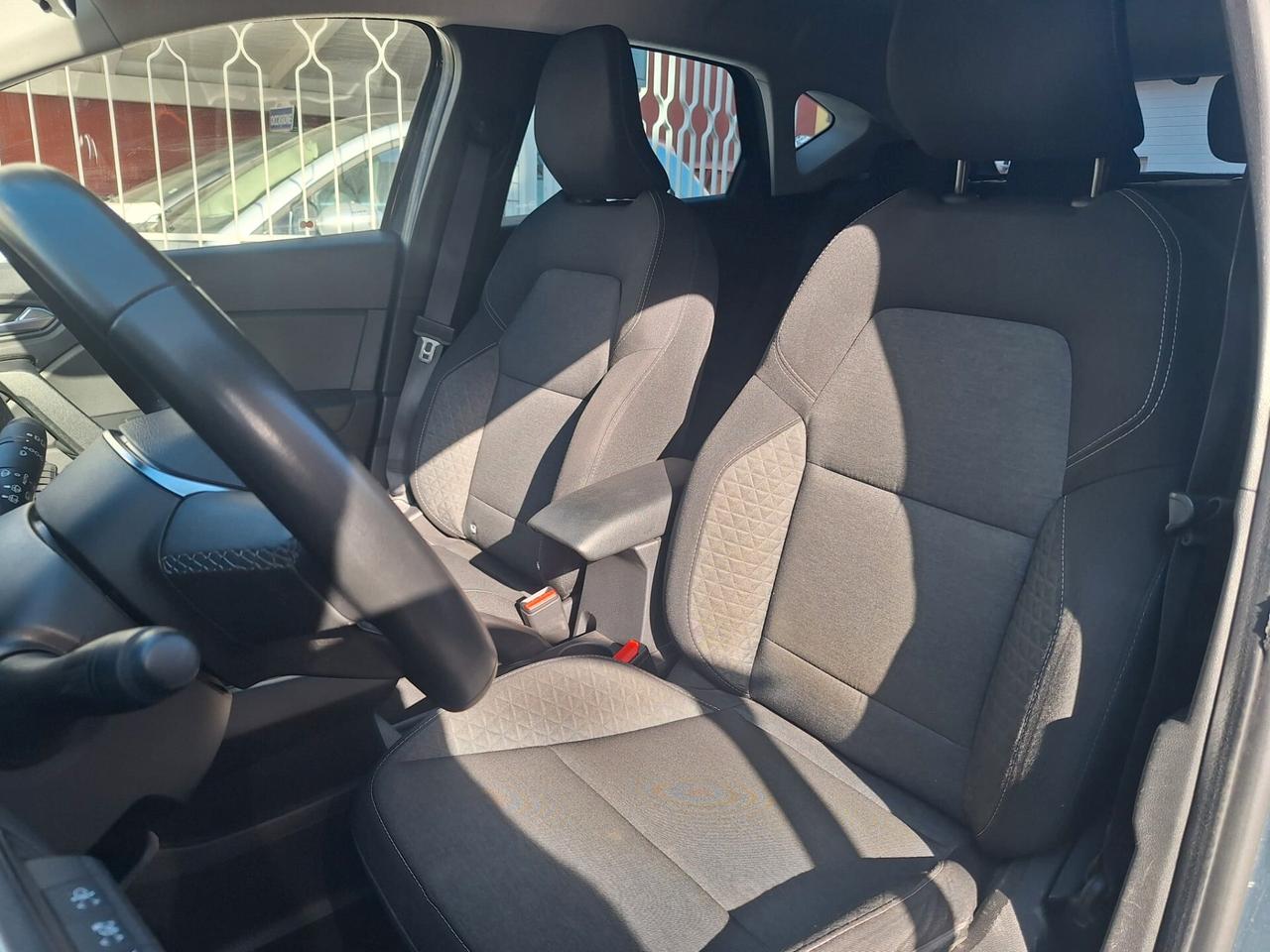 Renault Captur Mild Hybrid Intens